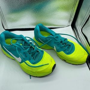 Nike Zoom turquoise and green sneakers size 7.5